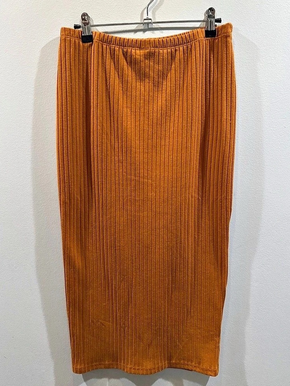 Ribbed Midi Skirt in Orange Like New